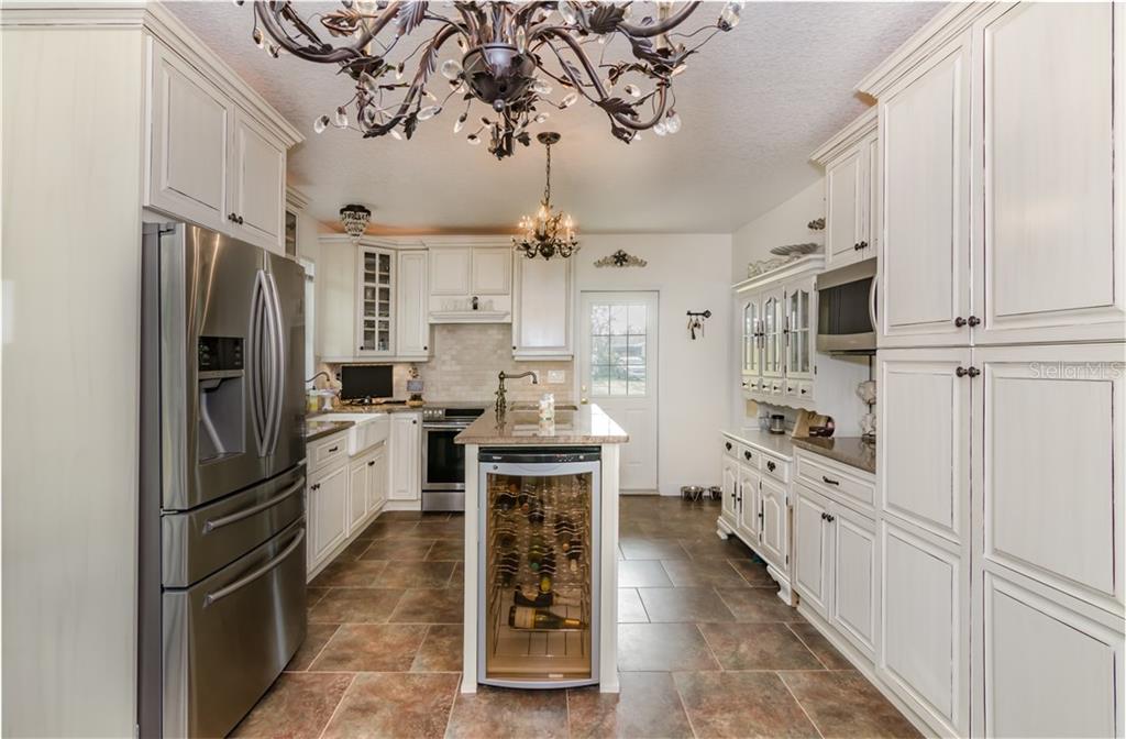 230 North Riverside Drive Edgewater, FL 32132 - Photo 18 of 25 Gallery Image 18