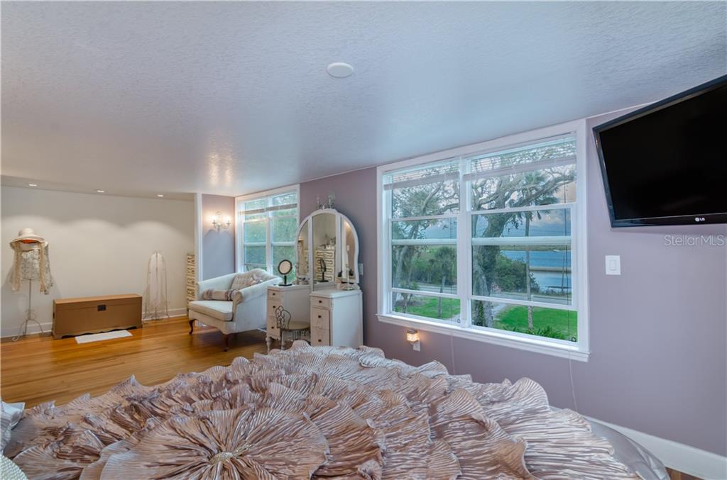 230 North Riverside Drive Edgewater, FL 32132 - Photo 9 of 25 Gallery Image 9