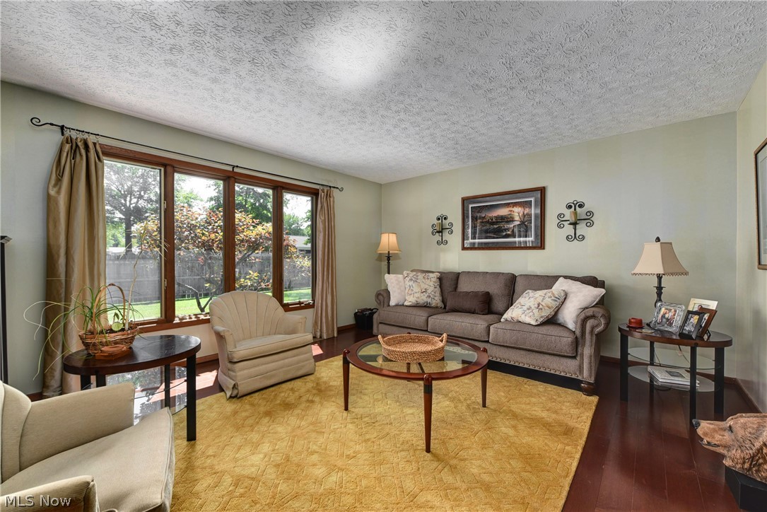 10801 Meadowgrass Road Strongsville, OH 44149 - Photo 4 of 26 Gallery Image 4