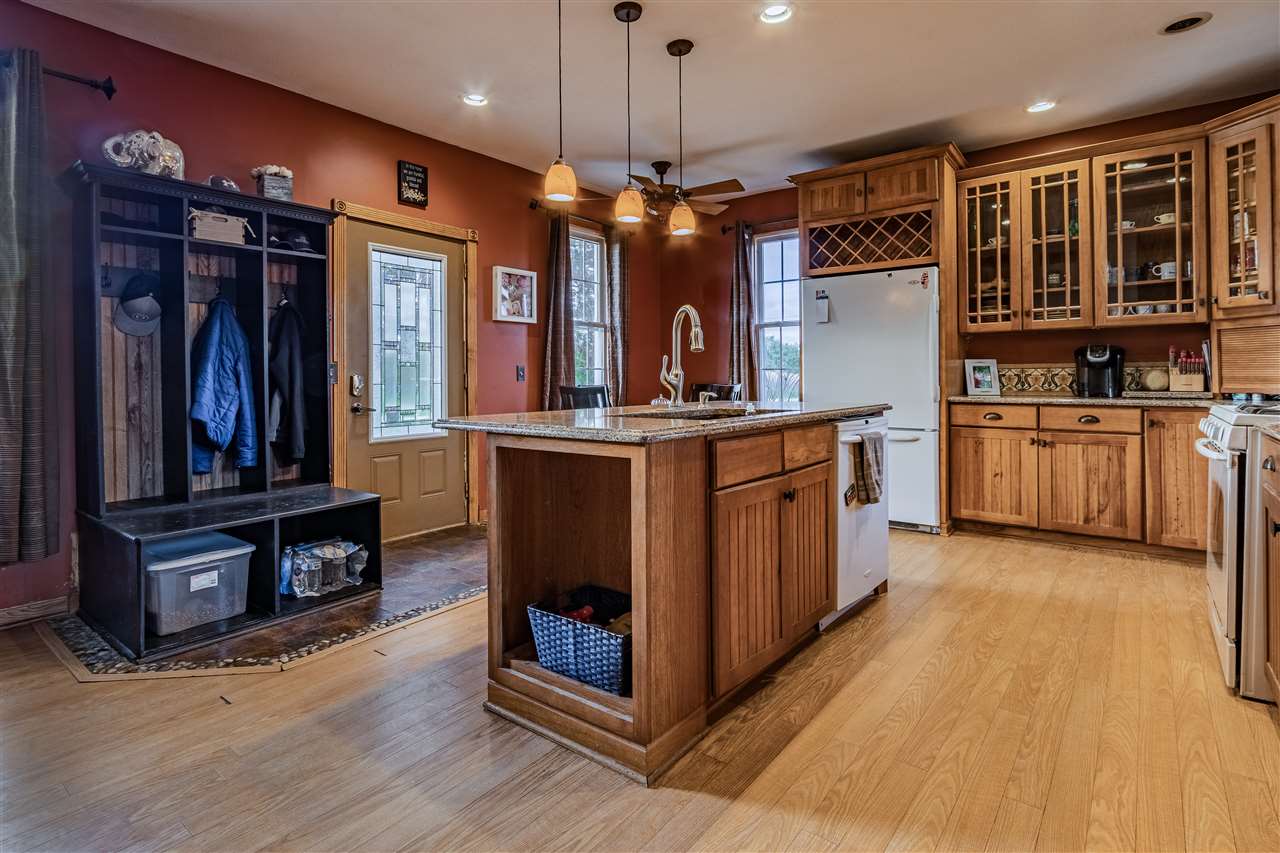 3366 South Pecatonica Road Pecatonica, IL 61063 - Photo 4 of 16 Gallery Image 4