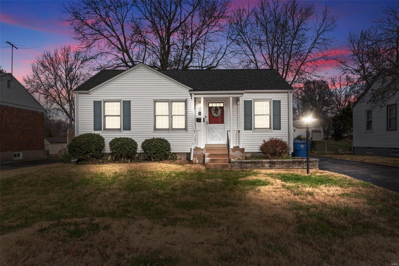 65 Derhake Road Florissant, MO 63031 - Photo 2 of 21 Gallery Image 2