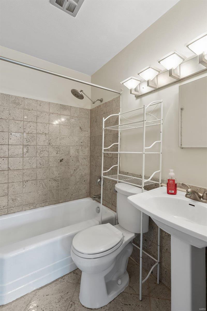 65 Derhake Road Florissant, MO 63031 - Photo 15 of 21 Gallery Image 15