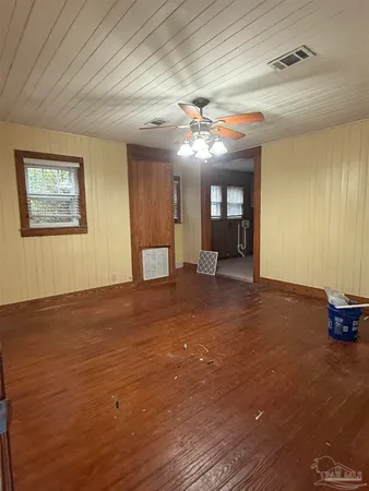 $1,700 | 307 E Lane, Pensacola, FL 32501