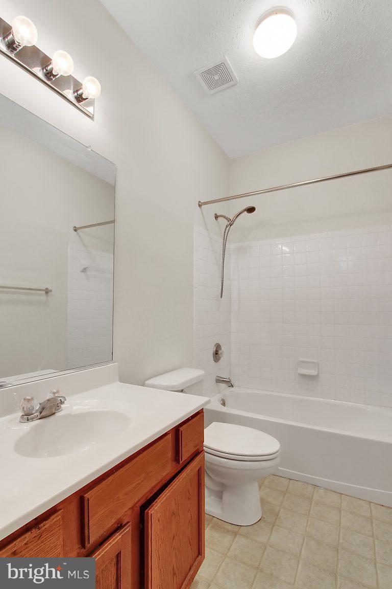712 Peterson Road Baltimore, MD 21220 - Photo 14 of 27 Bath