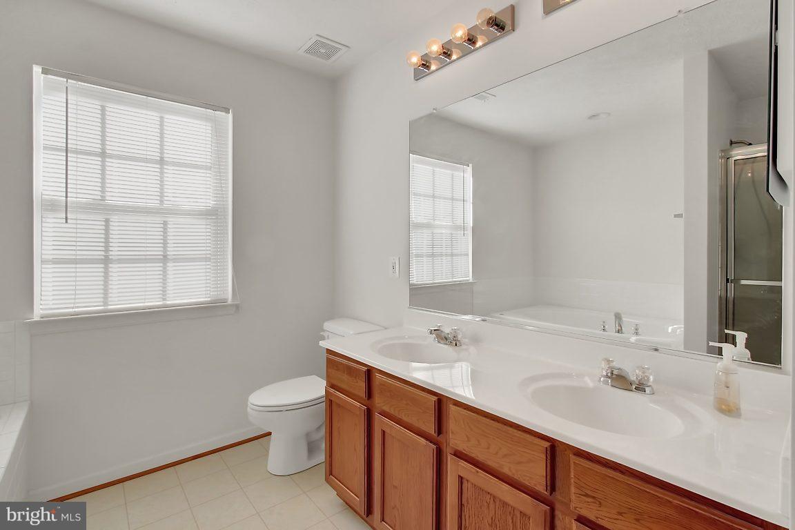 712 Peterson Road Baltimore, MD 21220 - Photo 10 of 27 Bath