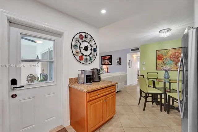 $150,000 | 5300 Washington Street, Unit I203, Hollywood, FL 33021