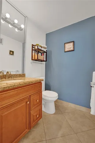 $150,000 | 5300 Washington Street, Unit I203, Hollywood, FL 33021