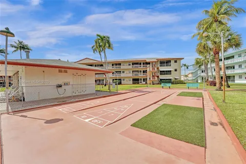 $162,000 | 5300 Washington Street, Unit I203, Hollywood, FL 33021