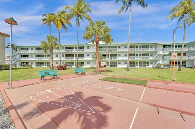 $150,000 | 5300 Washington Street, Unit I203, Hollywood, FL 33021
