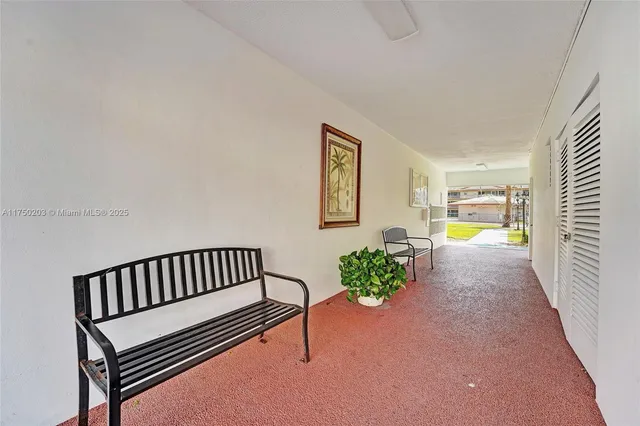 $162,000 | 5300 Washington Street, Unit I203, Hollywood, FL 33021