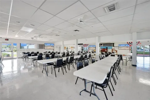 $162,000 | 5300 Washington Street, Unit I203, Hollywood, FL 33021