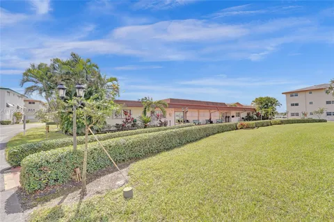 $162,000 | 5300 Washington Street, Unit I203, Hollywood, FL 33021