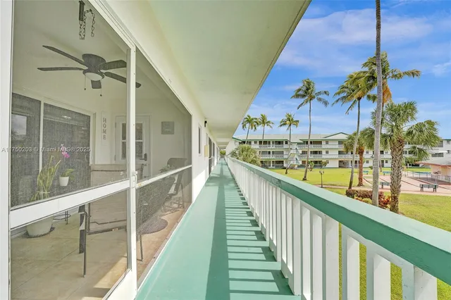 $162,000 | 5300 Washington Street, Unit I203, Hollywood, FL 33021