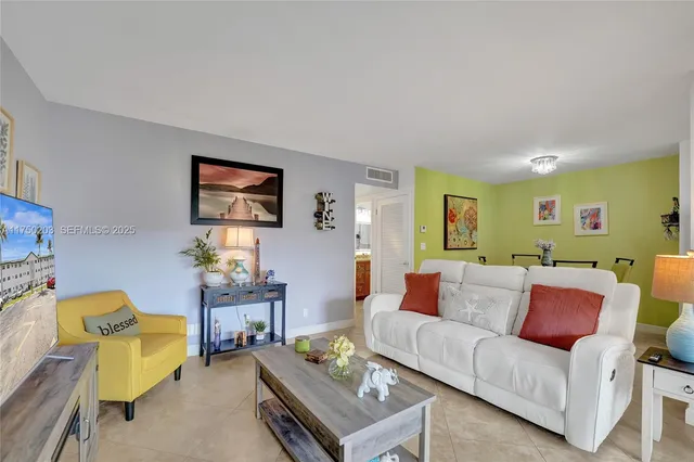 $150,000 | 5300 Washington Street, Unit I203, Hollywood, FL 33021