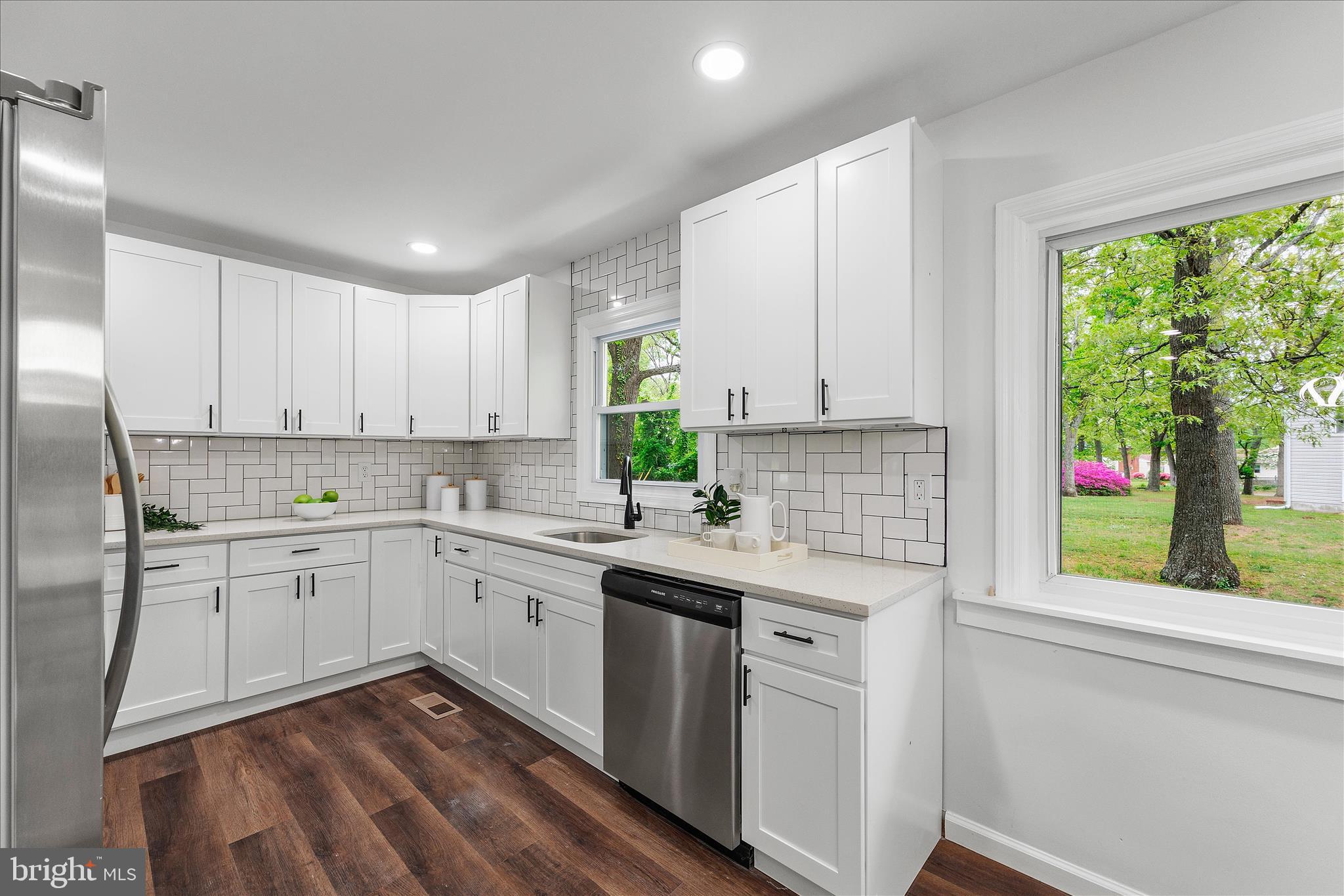 1511 Long Point Road Pasadena, MD 21122 - Photo 9 of 46
