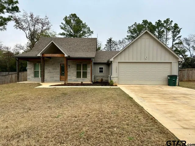 $2,250 | 19406 Cedarpark Place, Lindale, TX 75771