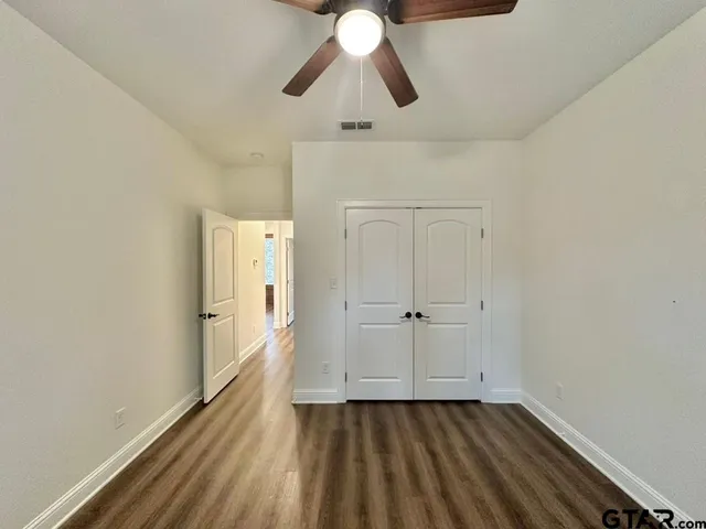 $2,250 | 19406 Cedarpark Place, Lindale, TX 75771