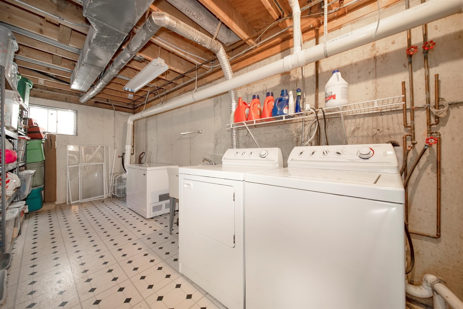 146 Sumac Lane Schaumburg, IL 60193 - Photo 15 of 24 a utility room with dryer and washer