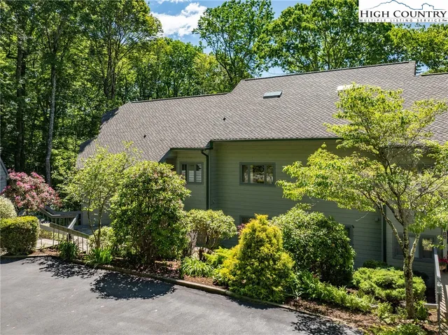 $579,900 | 207 Grouse Moor Drive, Unit 207, Linville, NC 28646