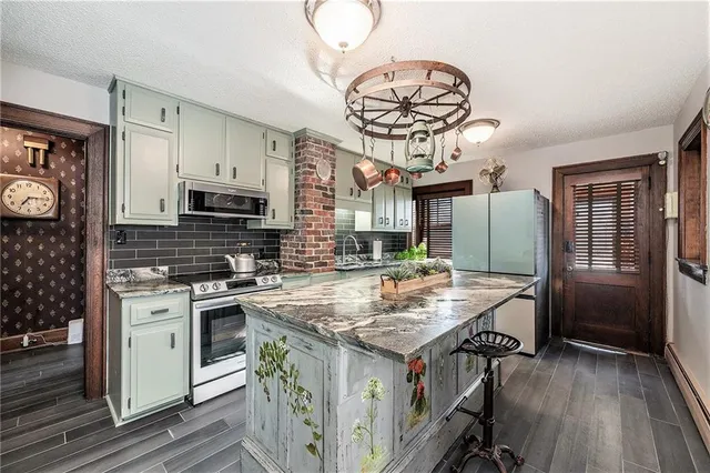 $450,000 | 406 South Birch Avenue, Plattsburg, MO 64477