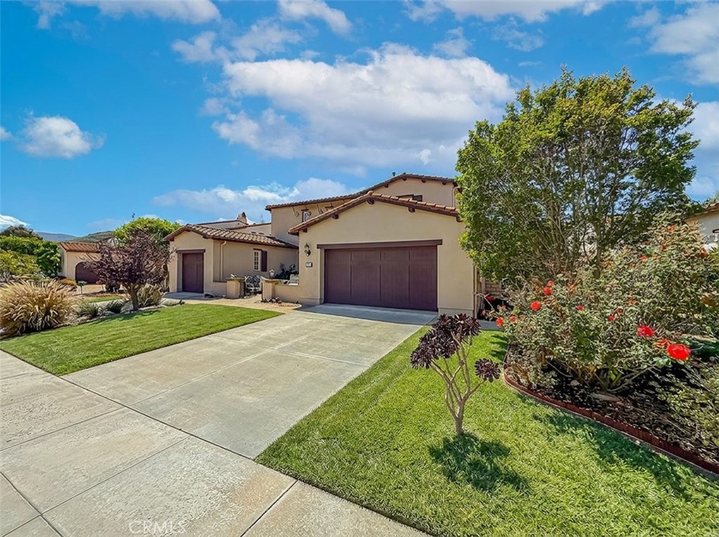 5244 Via Rincon Newbury Park, CA 91320 - Photo 5 of 19 a house view with a garden space