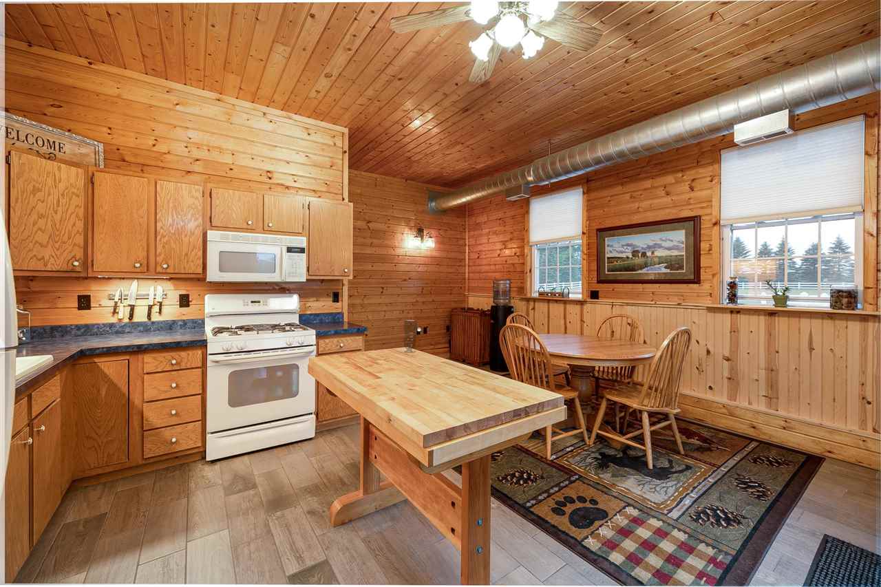 17425 Fowler Road Lake Ann, MI 49650 - Photo 18 of 48 1889670-17.JPG