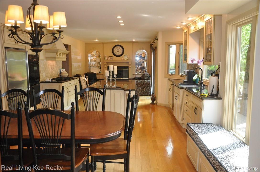 218 Beechview Drive Rochester, MI 48306 - Photo 14 of 50 1538605768430_DSC_0450.JPG