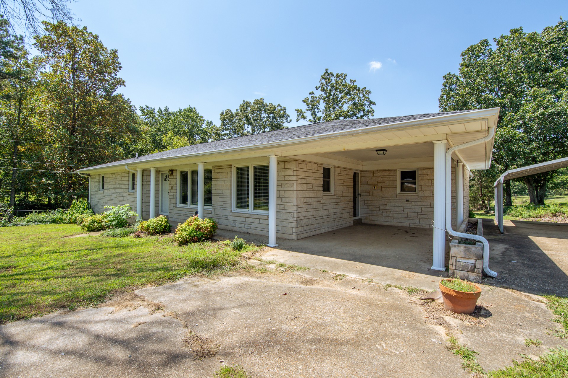 1321 Natural Bridge Road Waynesboro, TN 38485 - Photo 3 of 95 Gallery Image 3