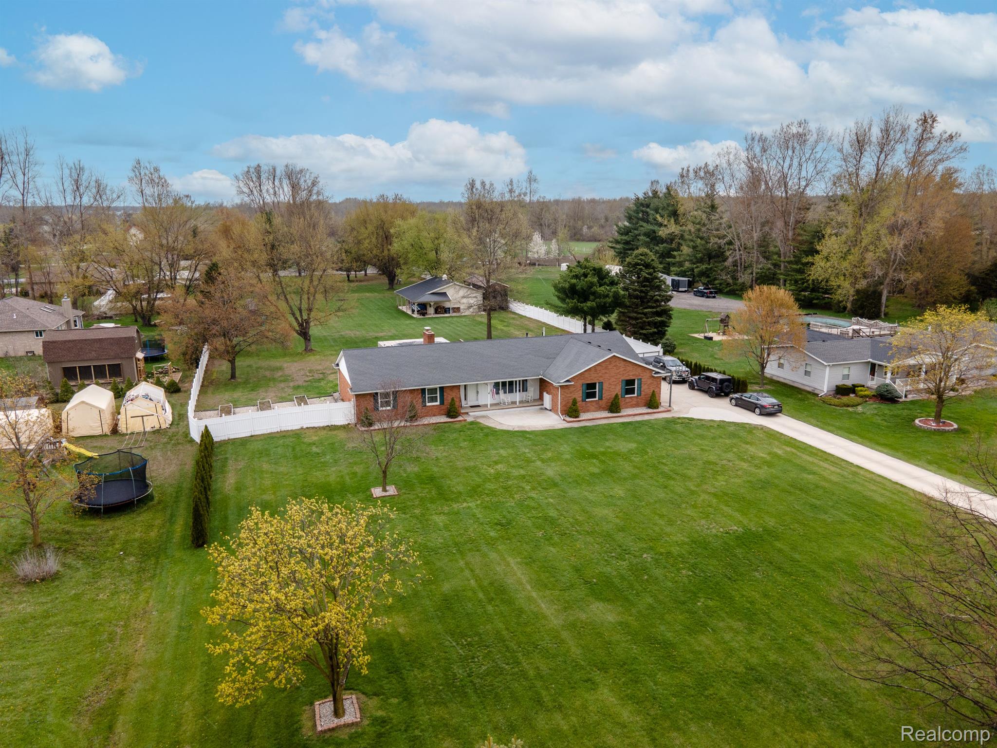 35294 Ash Road New Boston, MI 48164 - Photo 2 of 49 Gallery Image 2