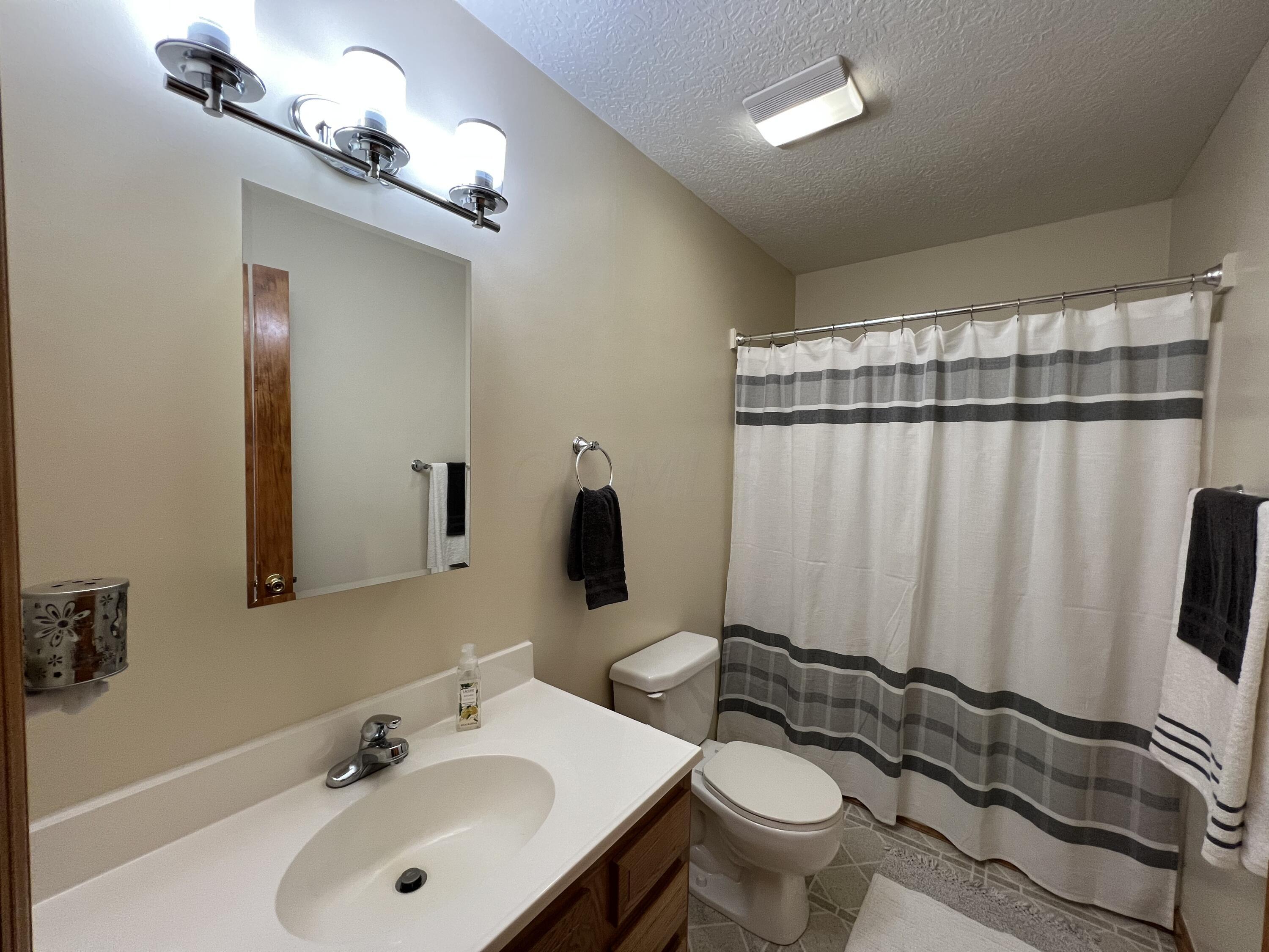 13629 Hoover Road Ashville, OH 43103 - Photo 21 of 25 IMG_3128
