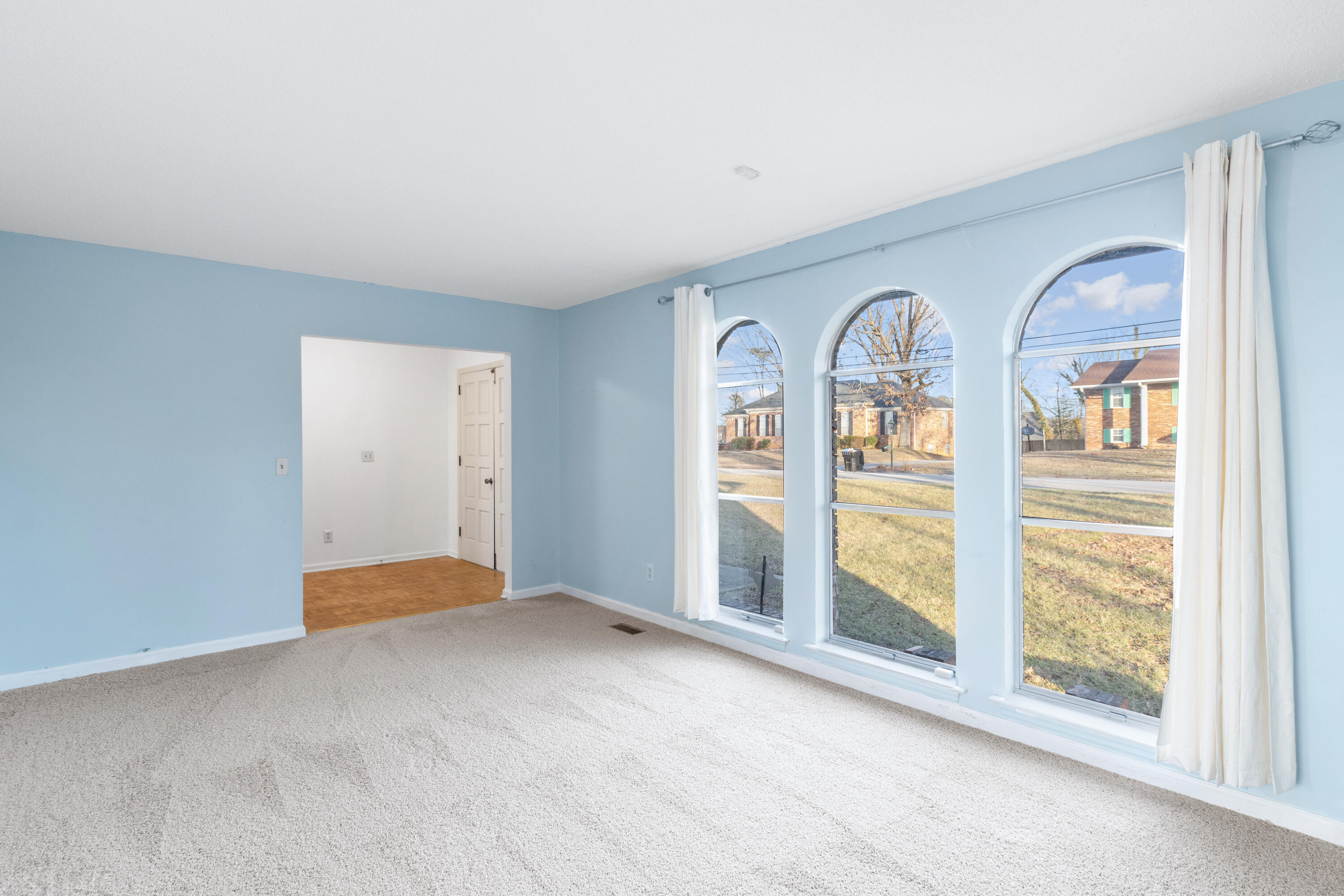 2711 Nile Road Chattanooga, TN 37421 - Photo 6 of 39 Living Room Leading to Foyer