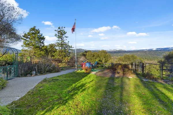 $687,000 | 44800 Ahwahnee Acres Road, Ahwahnee, CA 93601