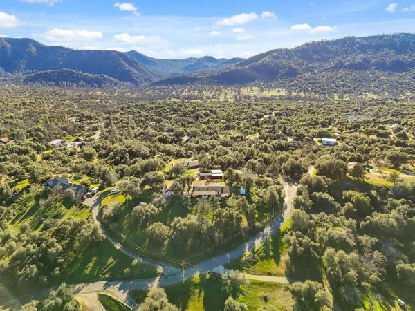 $687,000 | 44800 Ahwahnee Acres Road, Ahwahnee, CA 93601