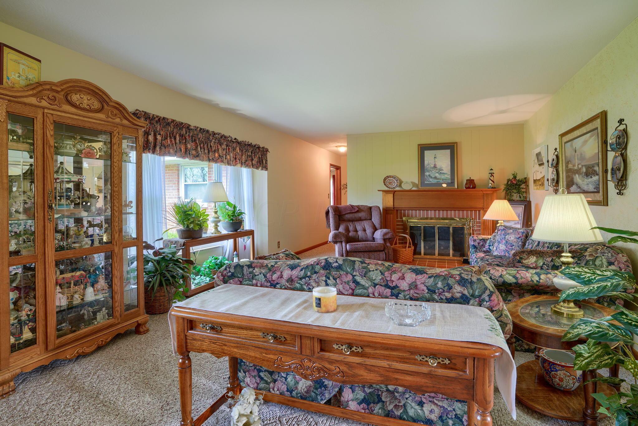 3586 South Hamilton Road Columbus, OH 43232 - Photo 52 of 57 3588 S Hamiliton Rd (48)