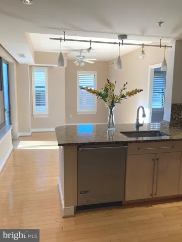 $2,995 | 7710 Woodmont Avenue, Unit 401, Bethesda, MD 20814