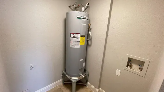 a bathroom with a toilet