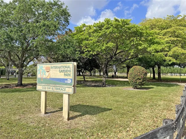 $3,200 | 1331 Southwest 124th Court, Unit E3, Miami, FL 33184