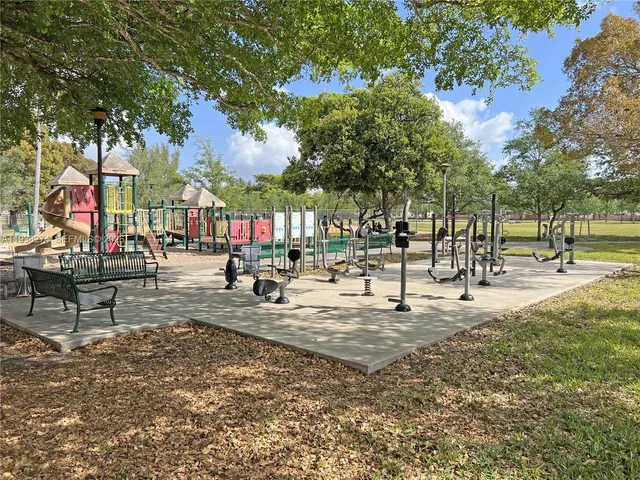 $3,200 | 1331 Southwest 124th Court, Unit E3, Miami, FL 33184