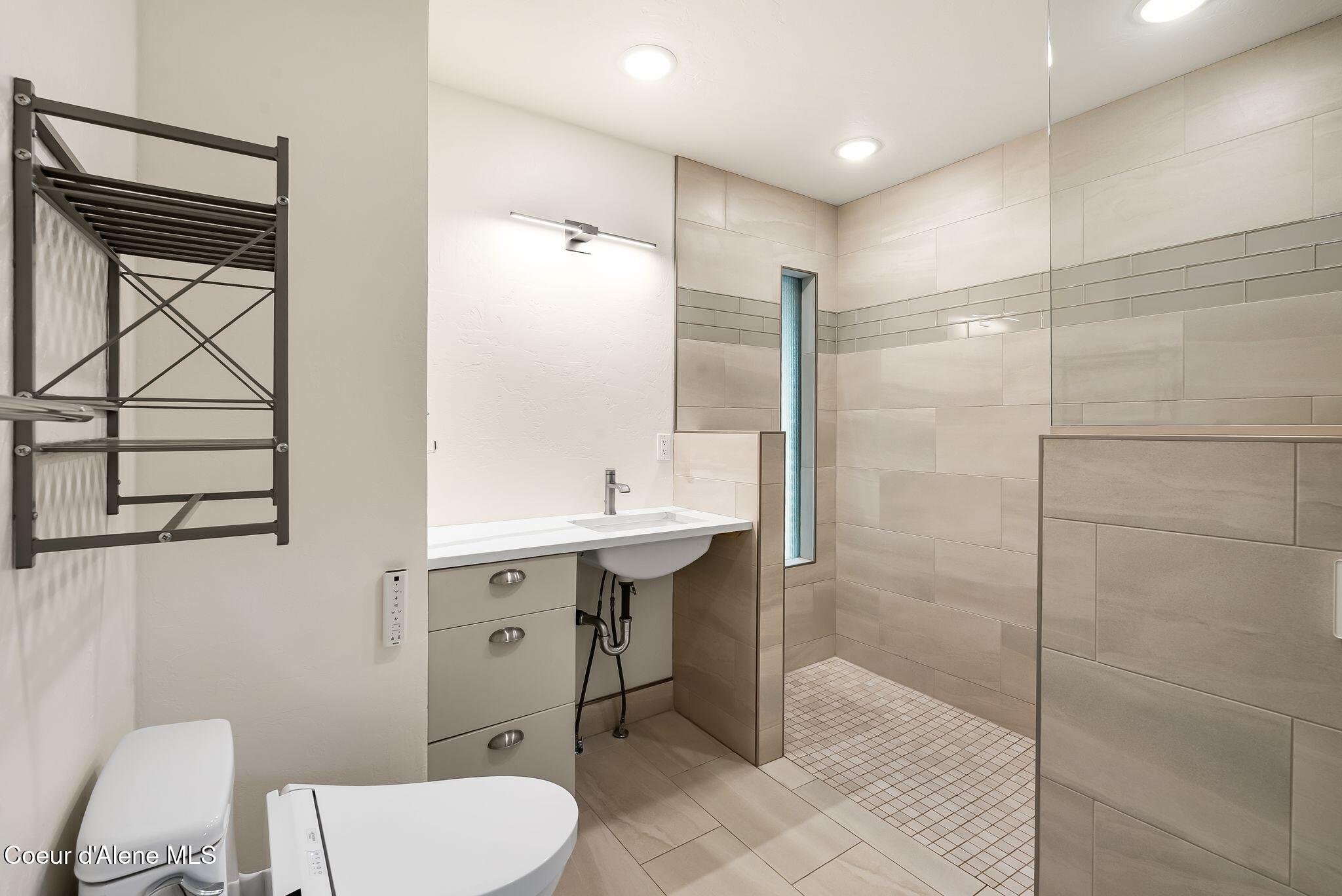 1104 Birch Street Sandpoint, ID 83864 - Photo 32 of 87 En Suite