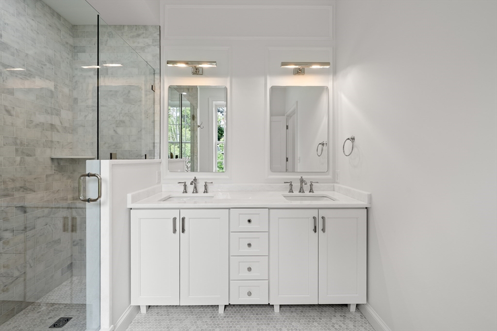 64 Pleasant Street, Unit B Marblehead, MA 01945 - Photo 33 of 37