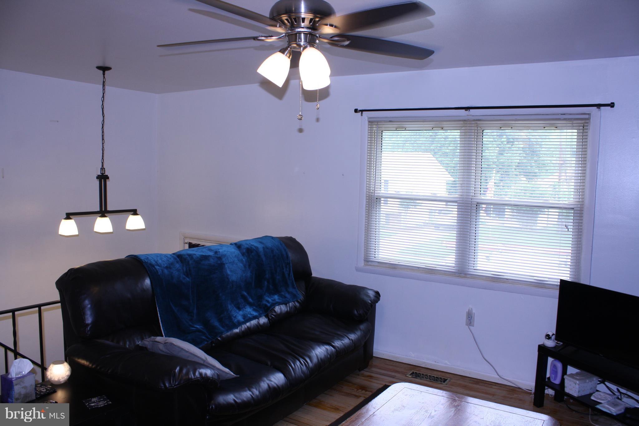 1917 Hawthorne Road Edgewood, MD 21040 - Photo 8 of 19 Living Room