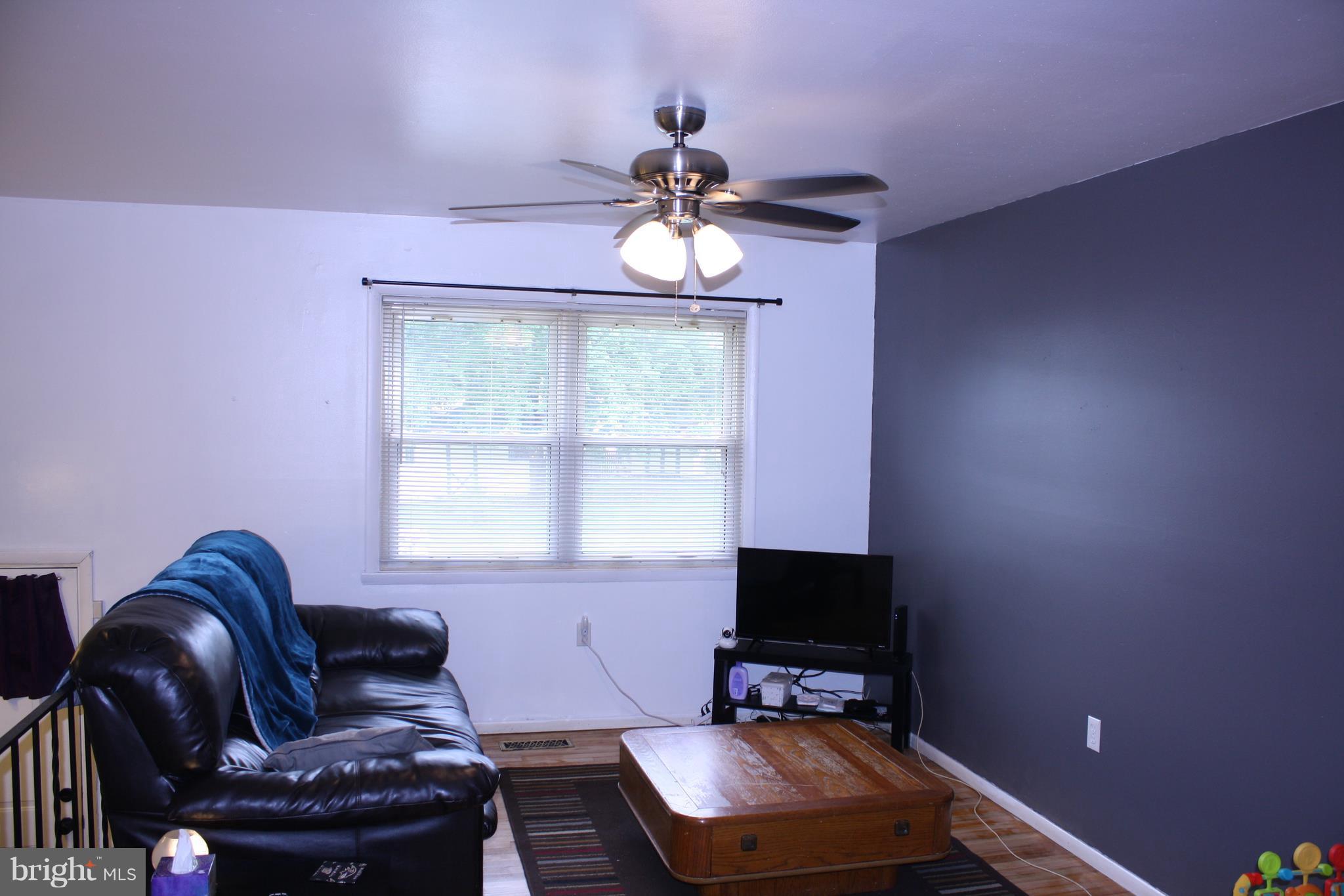 1917 Hawthorne Road Edgewood, MD 21040 - Photo 9 of 19 Living Room
