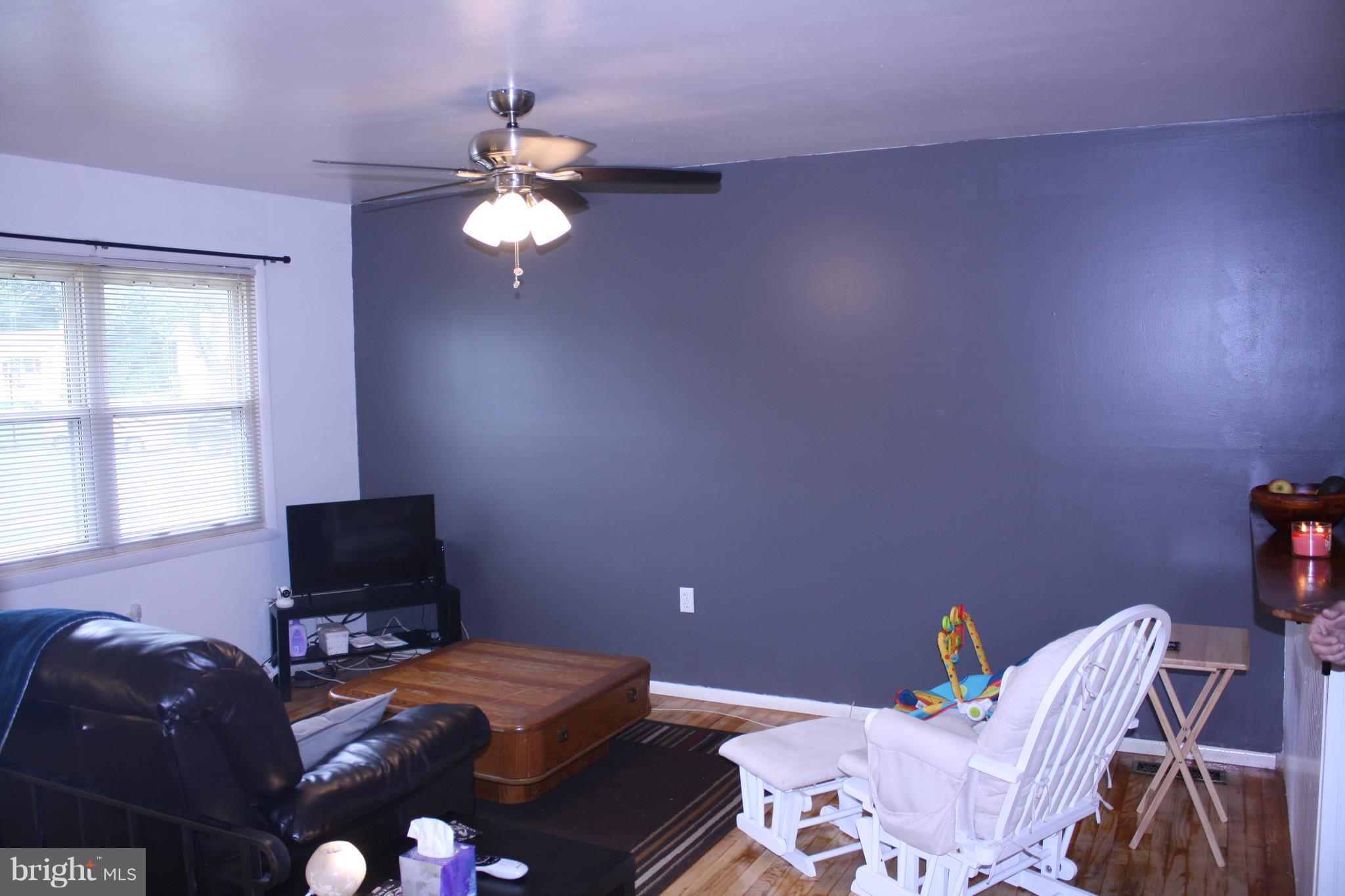 1917 Hawthorne Road Edgewood, MD 21040 - Photo 10 of 19 Living Room