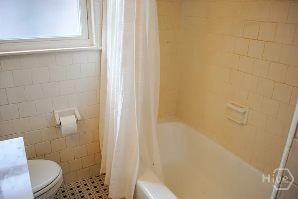 $1,950 | 215 Brandywine Road, Unit 215, Savannah, GA 31405