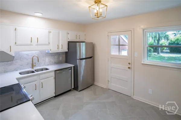 $1,875 | 215 Brandywine Road, Unit 215, Savannah, GA 31405