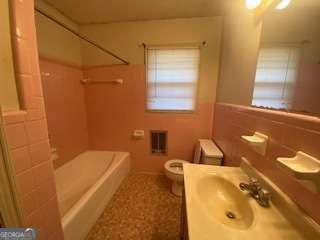 225 Old 29 Highway Hartwell, GA 30643 - Photo 10 of 14 a bathroom with a tub sink and mirror