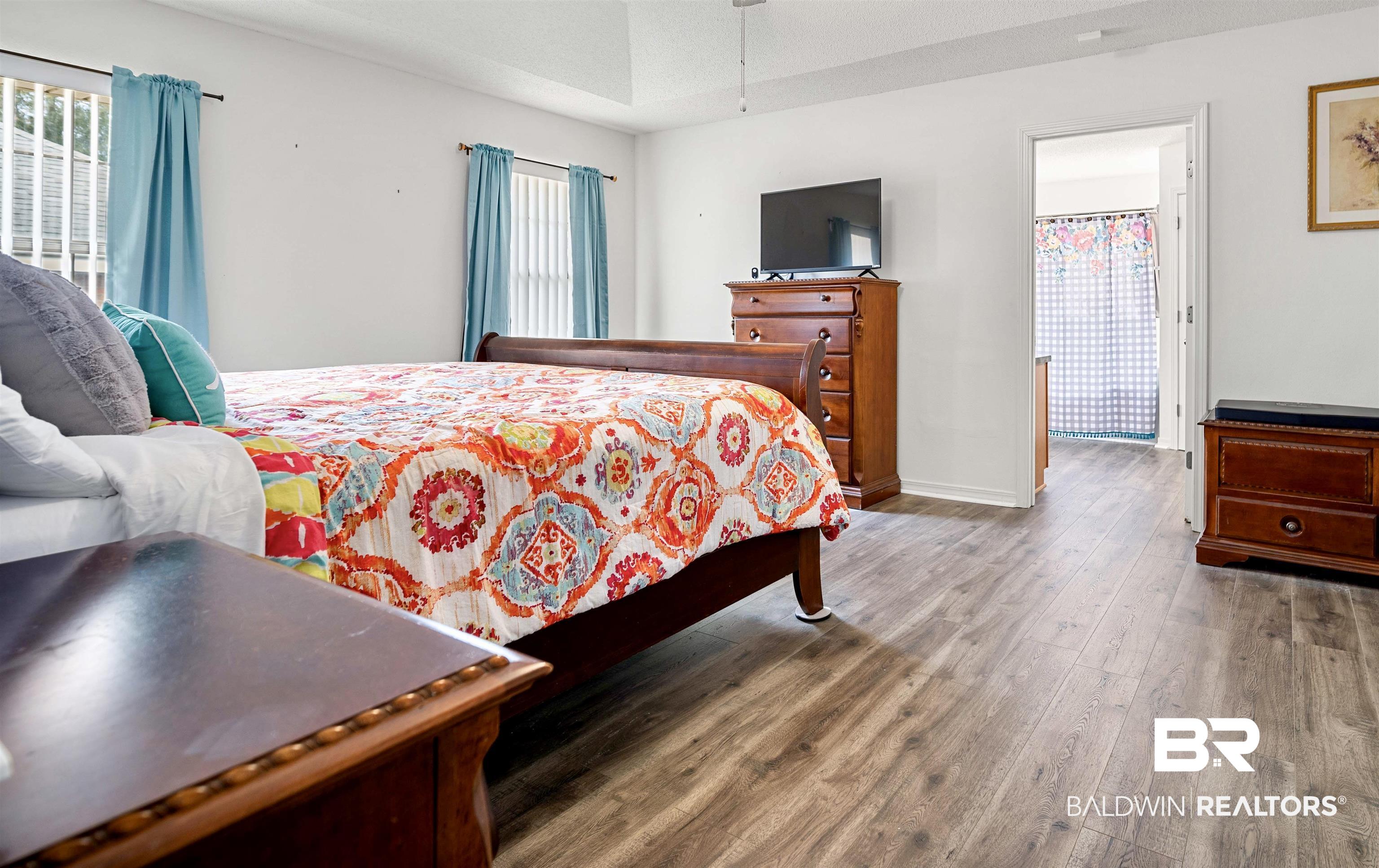 10692 Middle Oak Drive Mobile, AL 36695 - Photo 12 of 27 Primary bedroom suite!