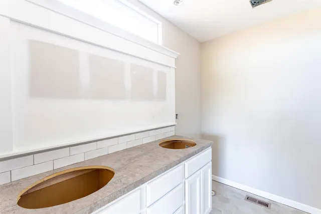 $292,700 | 877 North Cloverleaf Street, Goddard, KS 67052