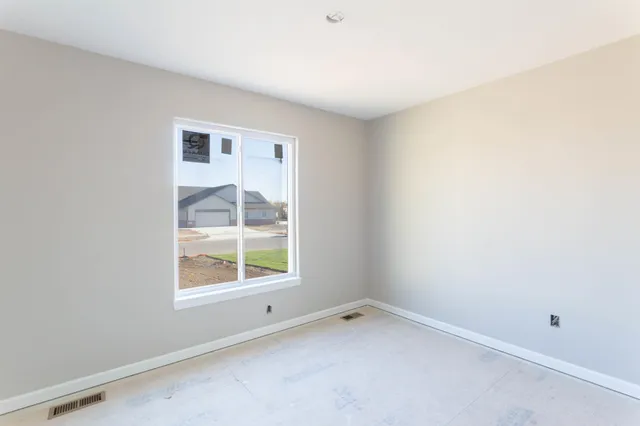 $292,700 | 877 North Cloverleaf Street, Goddard, KS 67052