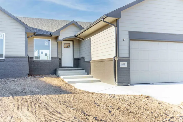 $292,700 | 877 North Cloverleaf Street, Goddard, KS 67052